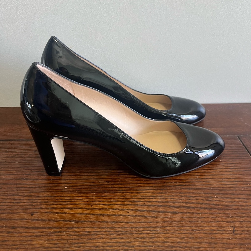 Stuart‎ Weitzman Classic Black Patent Leather Pumps